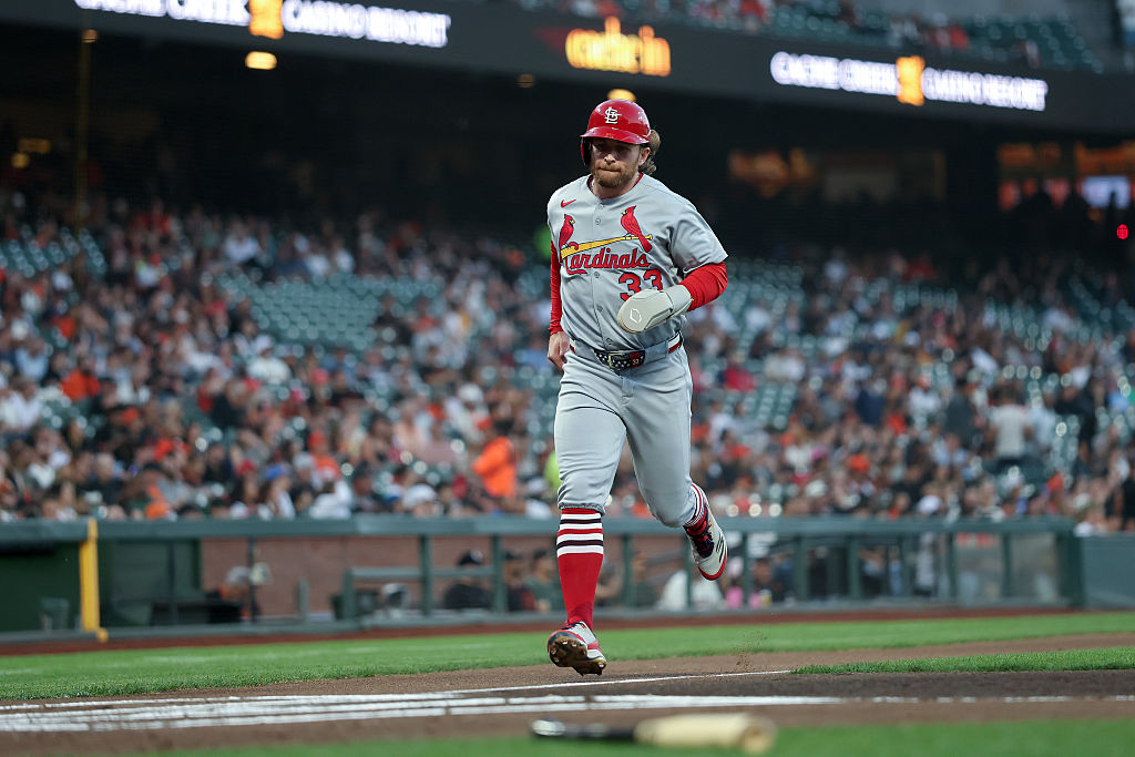 SAN FRANCISCO, CALIFORNIA - SEPTEMBER 23: Brendan Donovan #33 of the St. Louis Cardinals runs home to score against the San Francisco Giants in the first inning at Oracle Park on September 23, 2025 in San Francisco, California. (Photo by Ezra Shaw/Getty Images)