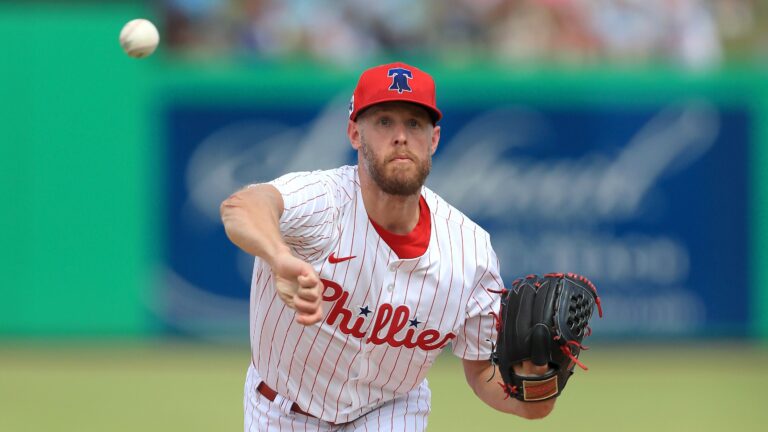 Philadelphia Phillies Pitcher Zach Wheeler (45) delivers a pitch to the plate during the spring training game between the New York Yankees and the Philadelphia Phillies on March 04, 2025 at BayCare Ballpark in Clearwater, Florida. (Photo by Cliff Welch/Icon Sportswire via Getty Images)
