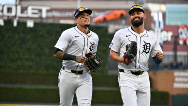 DETROIT, MI - APRIL 21: Detroit Tigers centerfielder Javier Báez (28) and Detroit Tigers outfielder Riley Greene (31) jog to the dugout during the game between the Detroit Tigers versus the San Diego Padres on Monday April 21, 2025 at Comerica Park in Detroit, MI. (Photo by Steven King/Icon Sportswire via Getty Images)