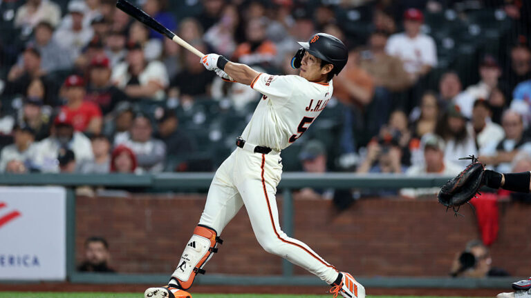 SAN FRANCISCO, CALIFORNIA - SEPTEMBER 24: Jung Hoo Lee #51 of the San Francisco Giants hits a double against the St. Louis Cardinals in the second inning at Oracle Park on September 24, 2025 in San Francisco, California. (Photo by Ezra Shaw/Getty Images)
