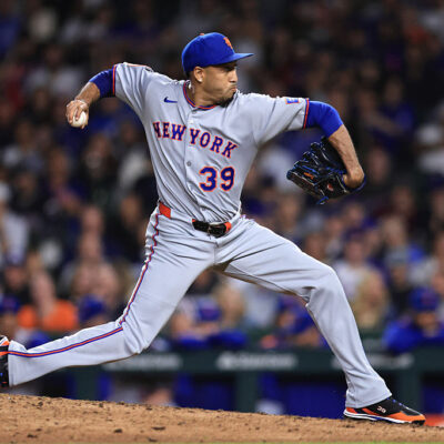 CHICAGO, ILLINOIS - SEPTEMBER 25: Edwin Díaz #39 of the New York Mets pitches during the ninth inning against the Chicago Cubs at Wrigley Field on September 25, 2025 in Chicago, Illinois. (Photo by Geoff Stellfox/Getty Images)