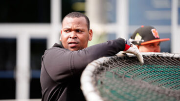 SCOTTSDALE, ARIZONA - FEBRUARY 11: Rafael Devers #16 of the San Francisco Giants watches batting practice during Spring Training at Scottsdale Stadium on February 11, 2026 in Scottsdale, Arizona. (Photo by Suzanna Mitchell/San Francisco Giants/Getty Images)