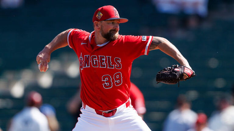 TEMPE, ARIZONA - FEBRUARY 24: Kirby Yates #39 of the Los Angeles Angels pitches during the spring training game against the San Francisco Giants at Tempe Diablo Stadium on February 24, 2026 in Tempe, Arizona. (Photo by Ric Tapia/Getty Images)