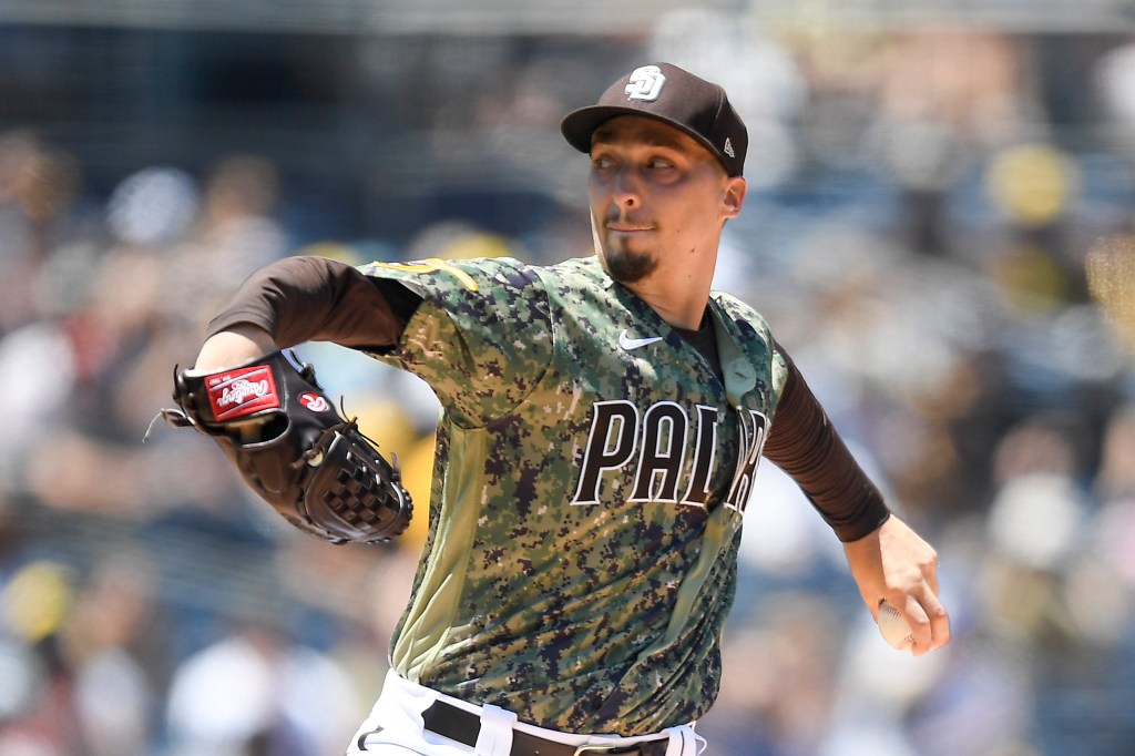 padres uniforms yesterday