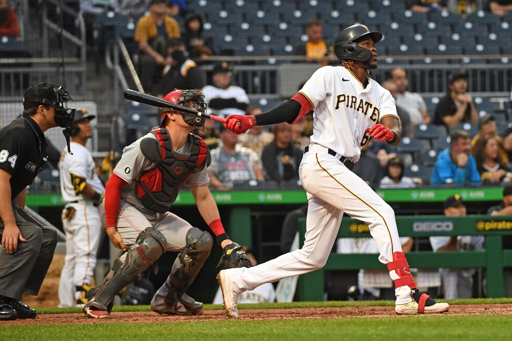 pittsburgh pirates uniform colors