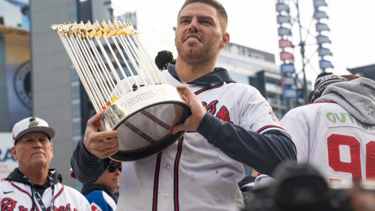 Dodgers Sign Freddie Freeman to Six-Year, $162 Million Deal