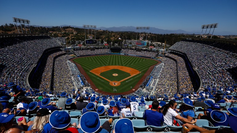 whats bags can you bring to dodger stadium｜TikTok Search