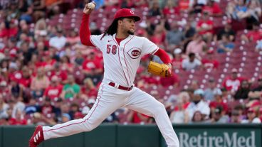 CINCINNATI, OHIO - JULY 08: Luis Castillo #58 of the Cincinnati Reds pitches in the second inning against the Tampa Bay Rays at Great American Ball Park on July 08, 2022 in Cincinnati, Ohio. (Photo by Dylan Buell/Getty Images)