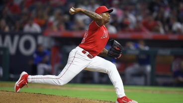 Atlanta Braves Trade for Angels Closer Raisel Iglesias