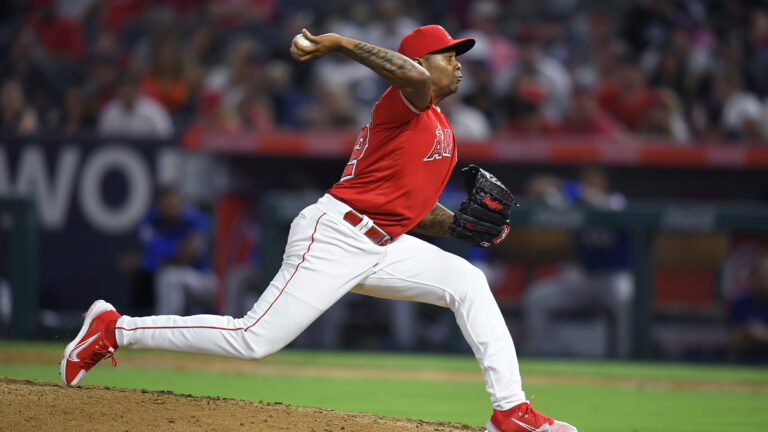 Atlanta Braves Trade for Angels Closer Raisel Iglesias