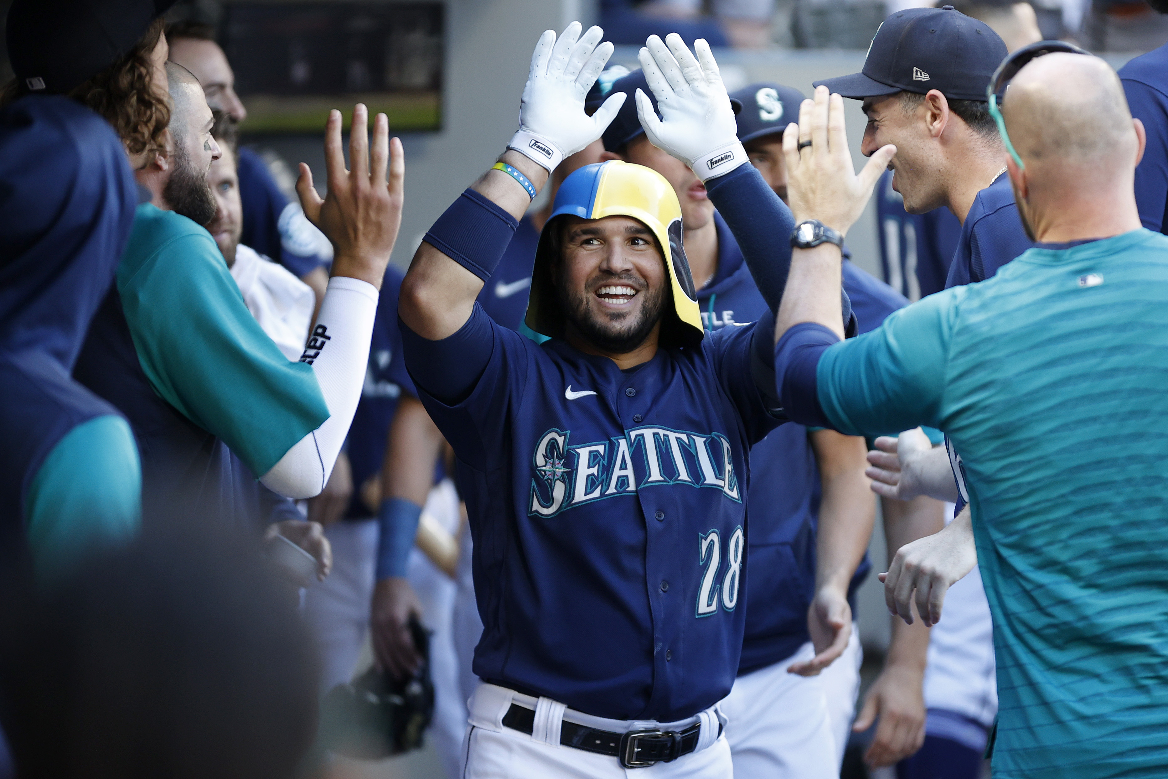 Mariners' Jesse Winker has one surgery and needs another