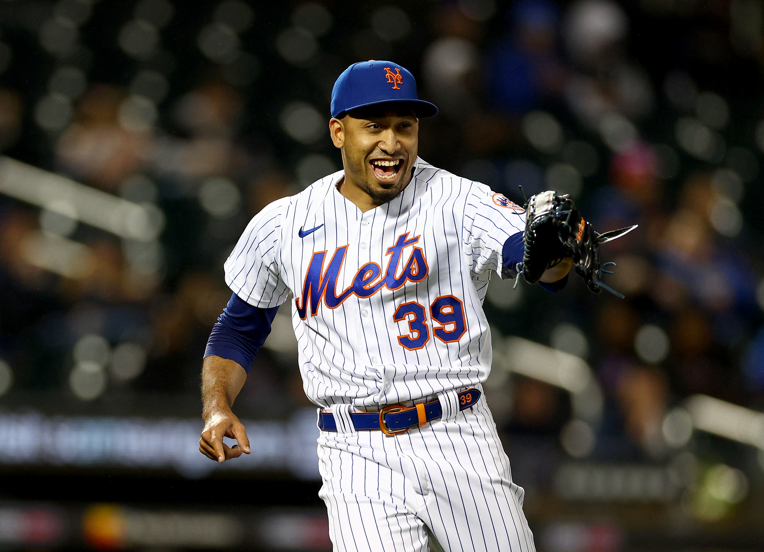 Mets get 2 pitchers from Marlins, cut Dominic Smith