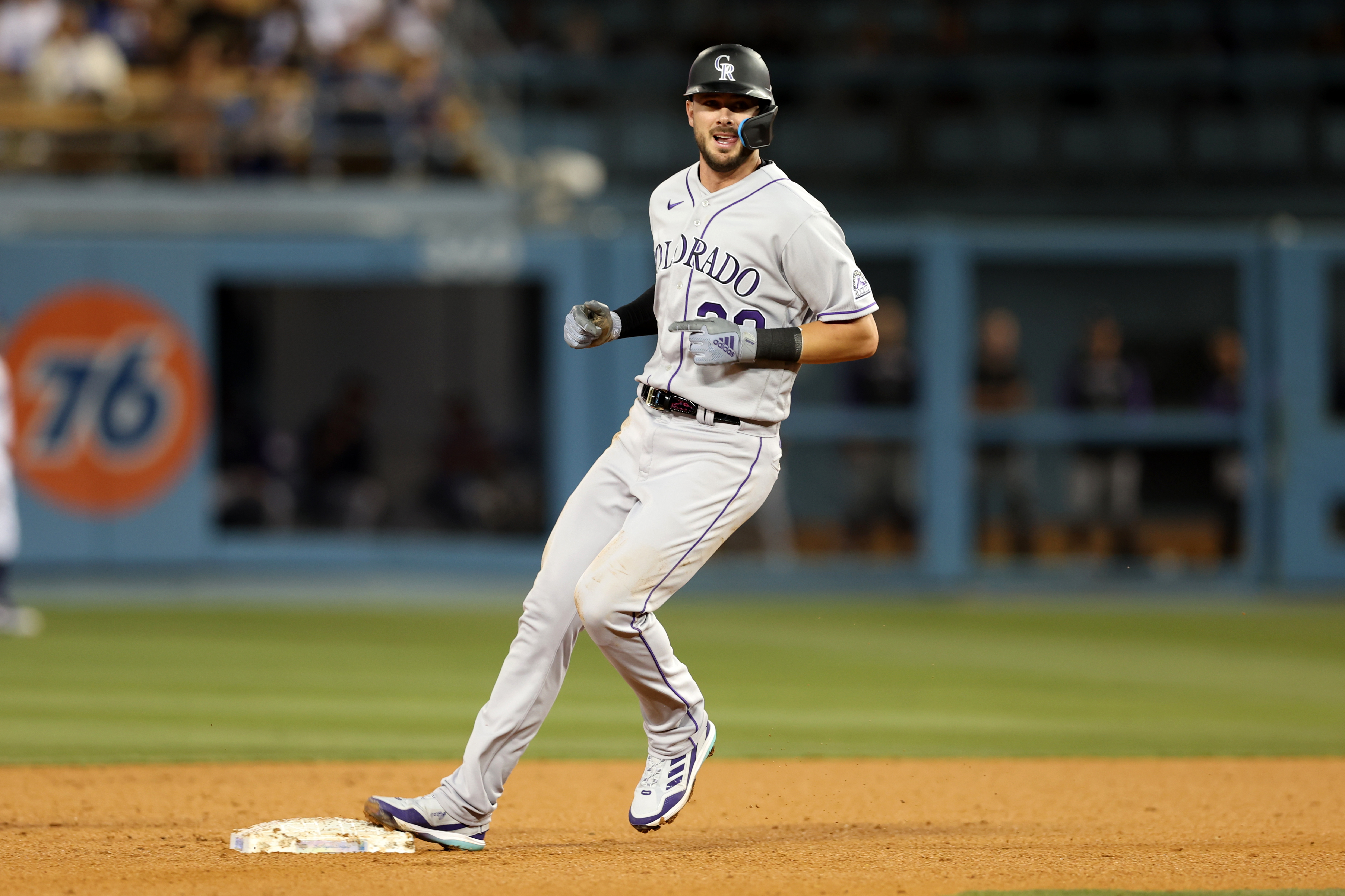 Kris Bryant Stays Out West, Signs with Rockies - On Tap Sports Net