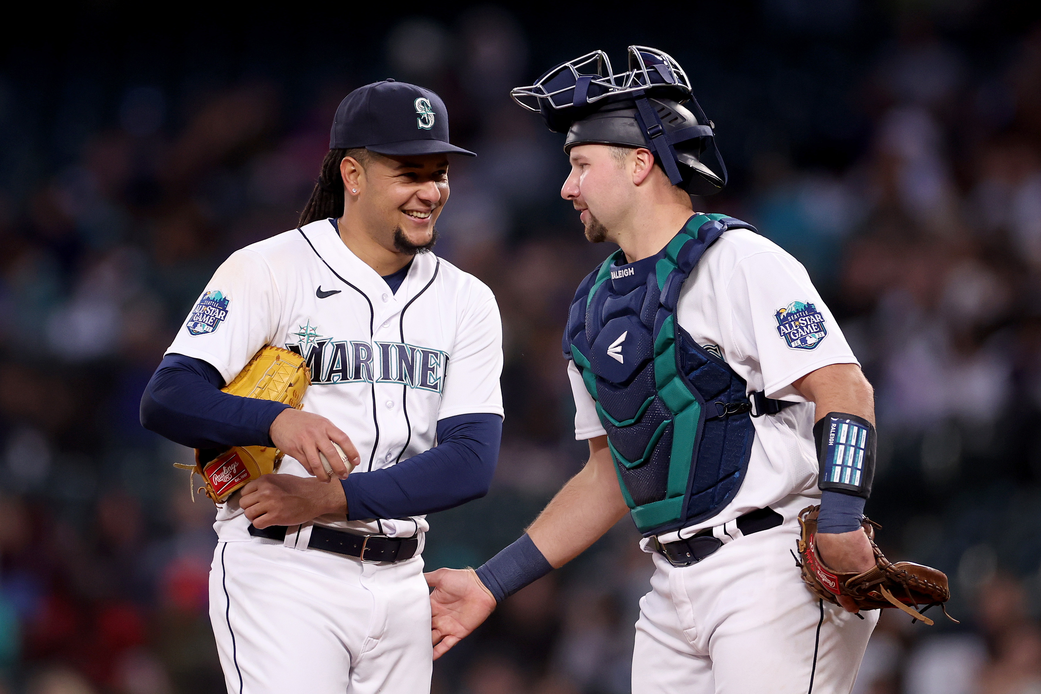 mariners uniforms today