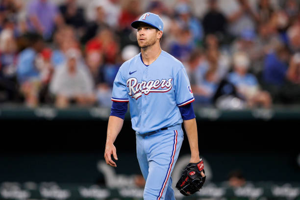 Texas Rangers' powder blue uniform receives negative reviews