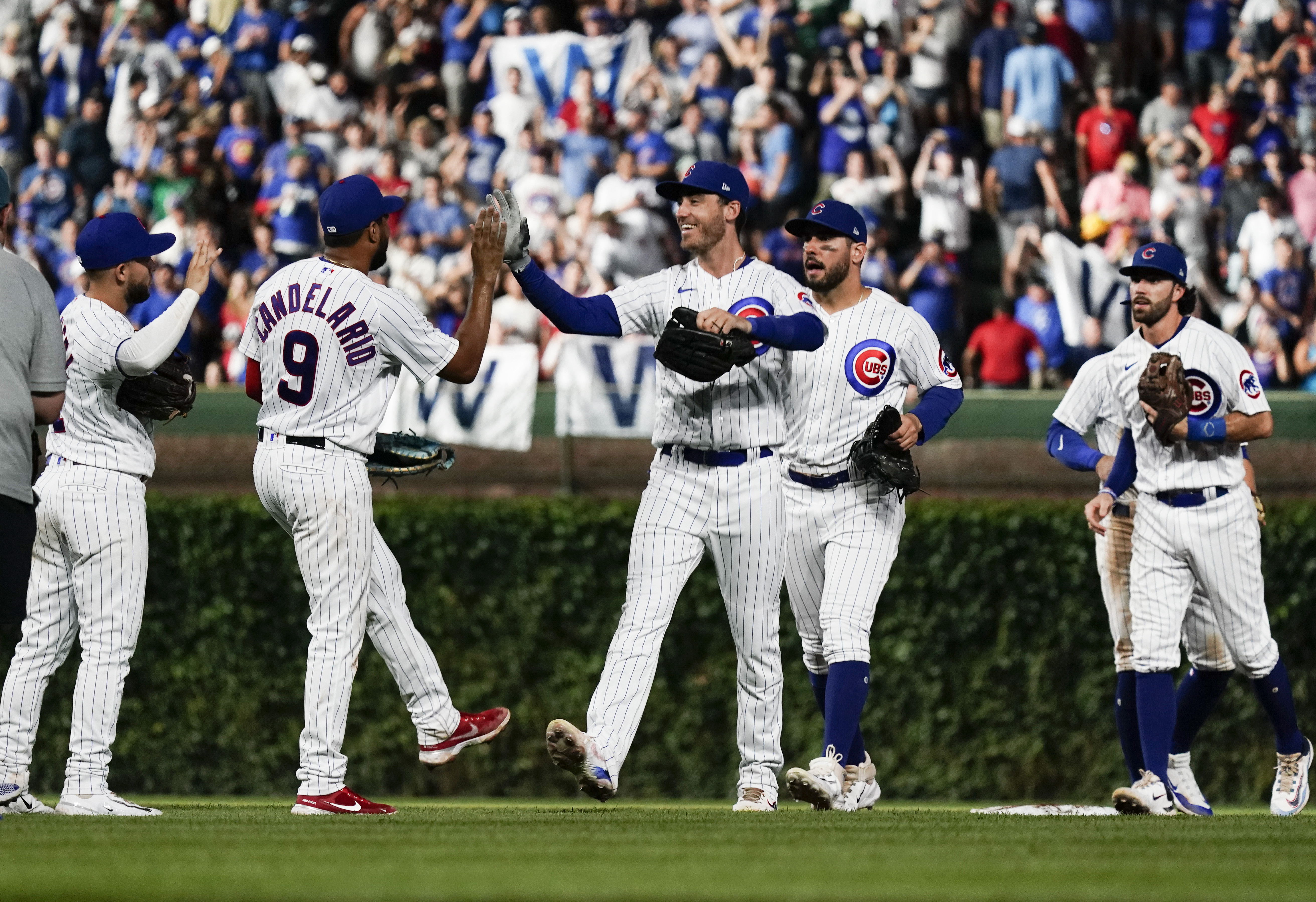 Some former Chicago Cubs players are 2022 NL champions