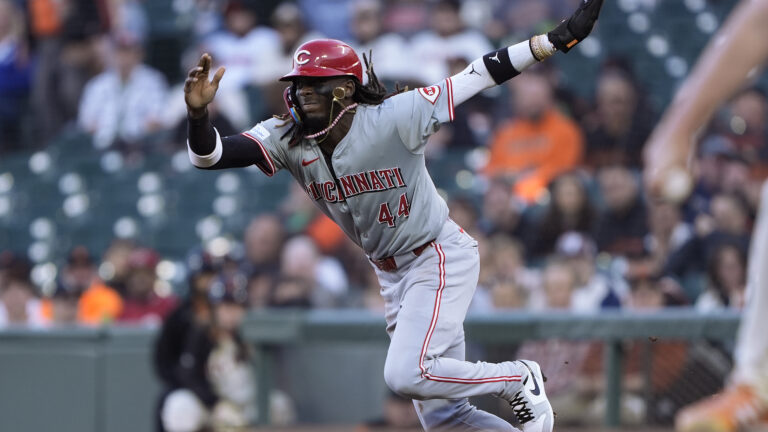 Elly De La Cruz of the Cincinnati Reds takes off from first base attempting to steal second against the San Francisco Giants in the top of the first inning at Oracle Park.