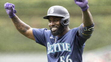 Randy Arozarena of the Seattle Mariners celebrates after hitting a single in the second inning against the Chicago White Sox at Guaranteed Rate Field.
