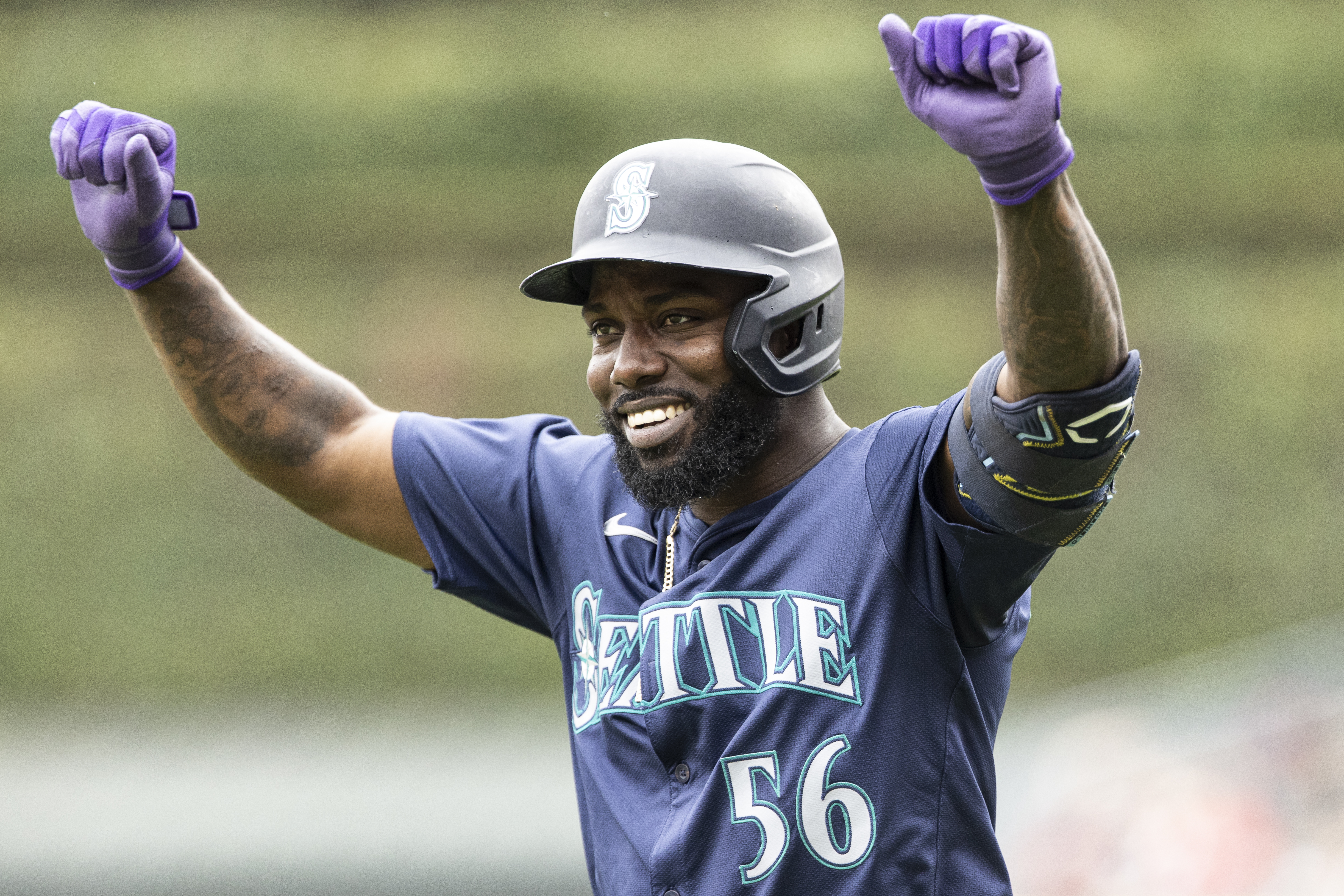 Randy Arozarena of the Seattle Mariners celebrates after hitting a single in the second inning against the Chicago White Sox at Guaranteed Rate Field.