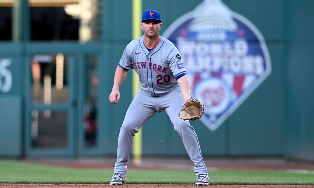 WASHINGTON, DC - JULY 03: Pete Alonso #20 of the New York Mets plays first base against the Washington Nationals at Nationals Park on July 03, 2024 in Washington, DC. (Photo by G Fiume/Getty Images)