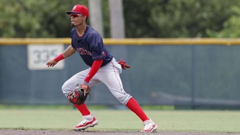BRADENTON, FL - JULY 09: FCL Boston Red Sox shortstop Franklin Arias (18) fields his position during a Florida Complex League game against the FCL Pittsburgh Pirates on July 09, 2024 at Pirate City Complex in Bradenton, Florida. (Photo by Joe Robbins/Icon Sportswire via Getty Images)