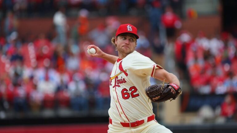 ST LOUIS, MISSOURI - MAY 4: Kyle Leahy #62 of the St. Louis Cardinals delivers a pitch against the New York Mets during game one of a doubleheader at Busch Stadium on May 4, 2025 in St Louis, Missouri. (Photo by Dilip Vishwanat/Getty Images)