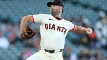 SAN FRANCISCO, CALIFORNIA - MAY 19: Robbie Ray #38 of the San Francisco Giants pitches against the Kansas City Royals in the first inning at Oracle Park on May 19, 2025 in San Francisco, California. (Photo by Ezra Shaw/Getty Images)