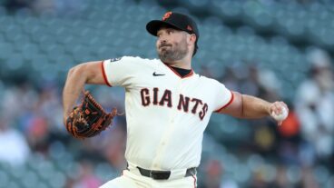 SAN FRANCISCO, CALIFORNIA - MAY 19: Robbie Ray #38 of the San Francisco Giants pitches against the Kansas City Royals in the first inning at Oracle Park on May 19, 2025 in San Francisco, California. (Photo by Ezra Shaw/Getty Images)