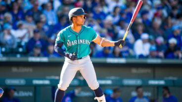 MESA, ARIZONA - MARCH 08: Harry Ford #72 of the Seattle Mariners bats during the first inning of a Spring Training game against the Chicago Cubs at Sloan Park on March 08, 2025 in Mesa, Arizona. (Photo by John E. Moore III/Getty Images)