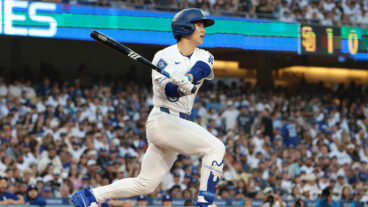 LOS ANGELES, CALIFORNIA - JUNE 18: Hyeseong Kim #6 of the Los Angeles Dodgers at bat during the third inning against the San Diego Padres at Dodger Stadium on June 18, 2025 in Los Angeles, California. (Photo by Katelyn Mulcahy/Getty Images)