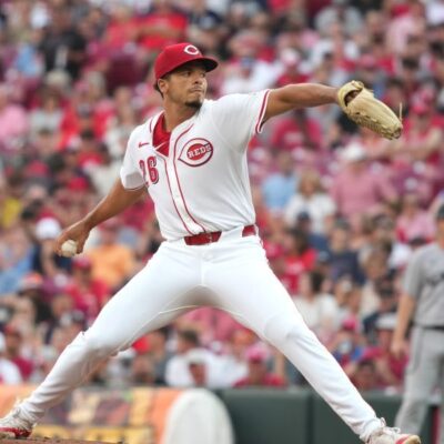 CINCINNATI, OHIO - JUNE 24: Chase Burns #26 of the Cincinnati Reds makes his MLB Debut while pitching in the first inning against the New York Yankees at Great American Ball Park on June 24, 2025 in Cincinnati, Ohio. (Photo by Jason Mowry/Getty Images)
