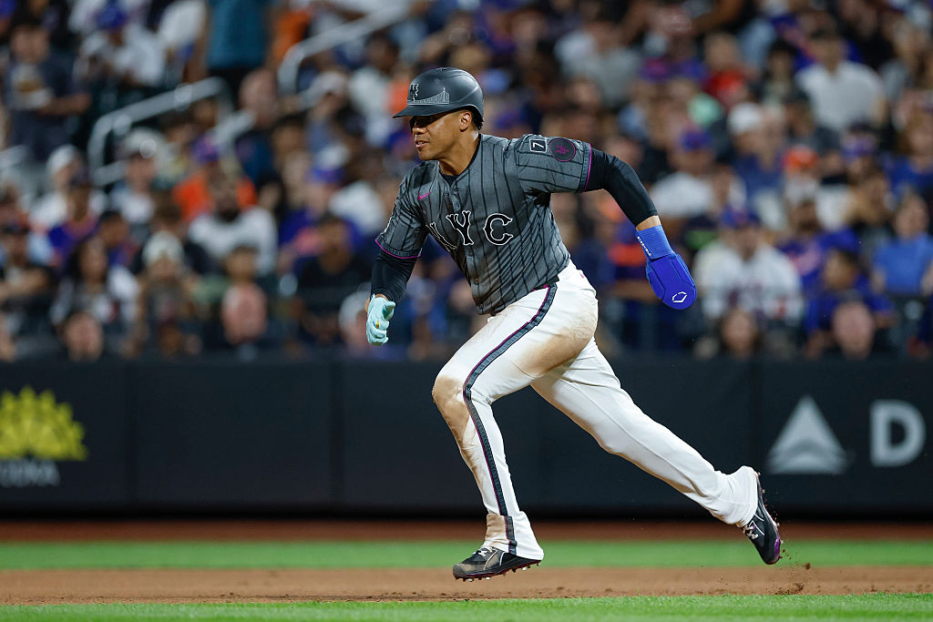 NEW YORK, NEW YORK - JULY 22: Juan Soto #22 of the New York Mets runs to steal second base in the sixth inning during a game against the Los Angeles Angels at Citi Field on July 22, 2025 in New York City. (Photo by Brandon Sloter/Getty Images)