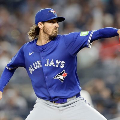 NEW YORK, NEW YORK - SEPTEMBER 05: Kevin Gausman #34 of the Toronto Blue Jays pitches during the first inning against the New York Yankees at Yankee Stadium on September 05, 2025 in New York City. (Photo by Jim McIsaac/Getty Images)