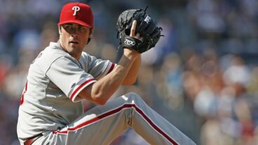 ATLANTA - AUGUST 15: Pitcher Cole Hamels #35 of the Philadelphia Phillies throws a pitch during the game against the Atlanta Braves at Turner Field on August 15, 2009 in Atlanta, Georgia. The Braves beat the Phillies 4-3. (Photo by Mike Zarrilli/Getty Images)