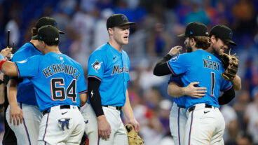MIAMI, FL - SEPTEMBER 28: Miami Marlins players congratulate each other at the end of a MLS game between the Miami Marlins and the New York Mets on September 28, 2025 at LoanDepot Park in Miami, Florida.(Photo by Chris Arjoon/Icon Sportswire via Getty Images)