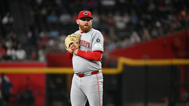 PHOENIX, ARIZONA - AUGUST 22: Zack Littell #52 of the Cincinnati Reds delivers a pitch against the Arizona Diamondbacks at Chase Field on August 22, 2025 in Phoenix, Arizona. (Photo by Norm Hall/Getty Images)