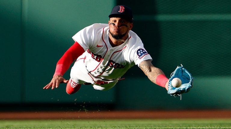 Boston, MA - May 28: Boston Red Sox center fielder Ceddanne Rafaela makes a diving catch in the eighth inning. The Boston Red Sox played the Atlanta Braves at Fenway Park on May 28, 2026. (Photo by Danielle Parhizkaran/The Boston Globe via Getty Images)