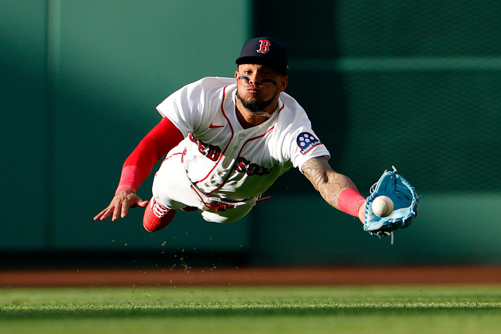 Boston, MA - May 28: Boston Red Sox center fielder Ceddanne Rafaela makes a diving catch in the eighth inning. The Boston Red Sox played the Atlanta Braves at Fenway Park on May 28, 2026. (Photo by Danielle Parhizkaran/The Boston Globe via Getty Images)
