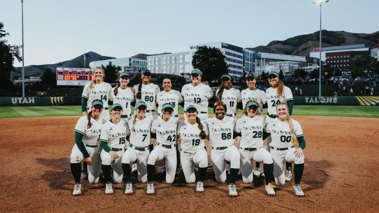 SALT LAKE CITY, UT - JUNE 10: Talons pose for team photo. (Photo by Julia Kostopoulos/AUSL)