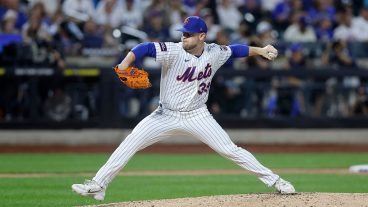NEW YORK, NEW YORK - JULY 24: A.J. Minter #33 of the New York Mets in action against the Los Angeles Dodgers at Citi Field on July 24, 2026 in New York City. The Dodgers defeated the Mets 4-2. (Photo by Jim McIsaac/Getty Images)