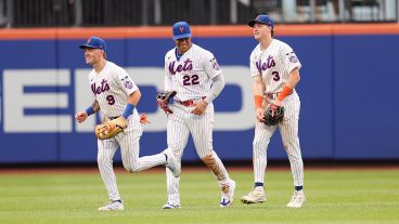 Which Teams Have to be Sellers at the Trade Deadline?