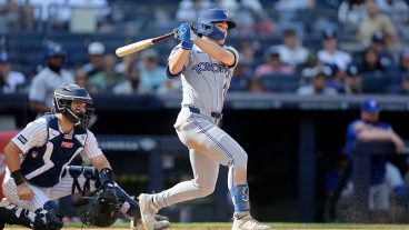 NEW YORK, NEW YORK - AUGUST 22: Brett Bateman #21 of the Toronto Blue Jays in action against the New York Yankees at Yankee Stadium on August 22, 2026 in New York City. The Blue Jays defeated the Yankees 4-3. (Photo by Jim McIsaac/Getty Images)