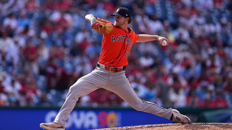 PHILADELPHIA, PENNSYLVANIA - SEPTEMBER 10: Josh Hader #71 of the Houston Astros throws a pitch against the Philadelphia Phillies at Citizens Bank Park on September 10, 2026 in Philadelphia, Pennsylvania. The Astros defeated the Phillies 2-1. (Photo by Mitchell Leff/Getty Images)