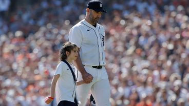 DETROIT, MI - SEPTEMBER 26: Justin Verlander #35 of the Detroit Tigers walks off the field with daughter Genevieve after pitching his last baseball game in the sixth inning against the Pittsburgh Pirates at Comerica Park on September 26, 2026 in Detroit, Michigan. (Photo by Duane Burleson/Getty Images)